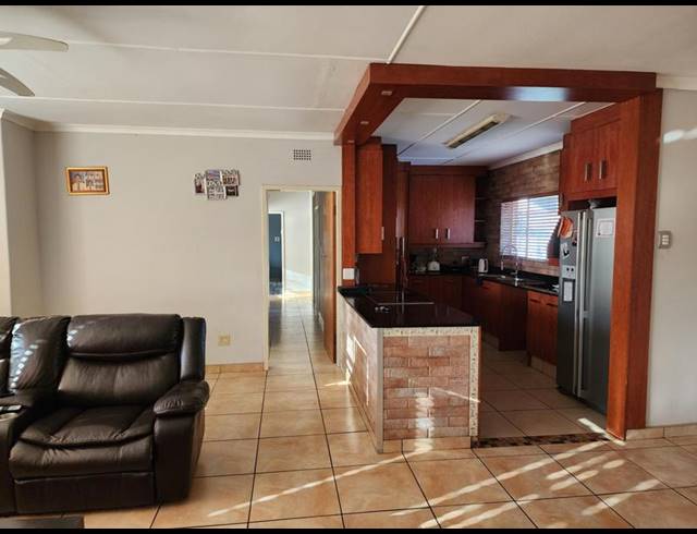 4 BEDROOM HOUSE FOR SALE IN BIRCHLEIGH